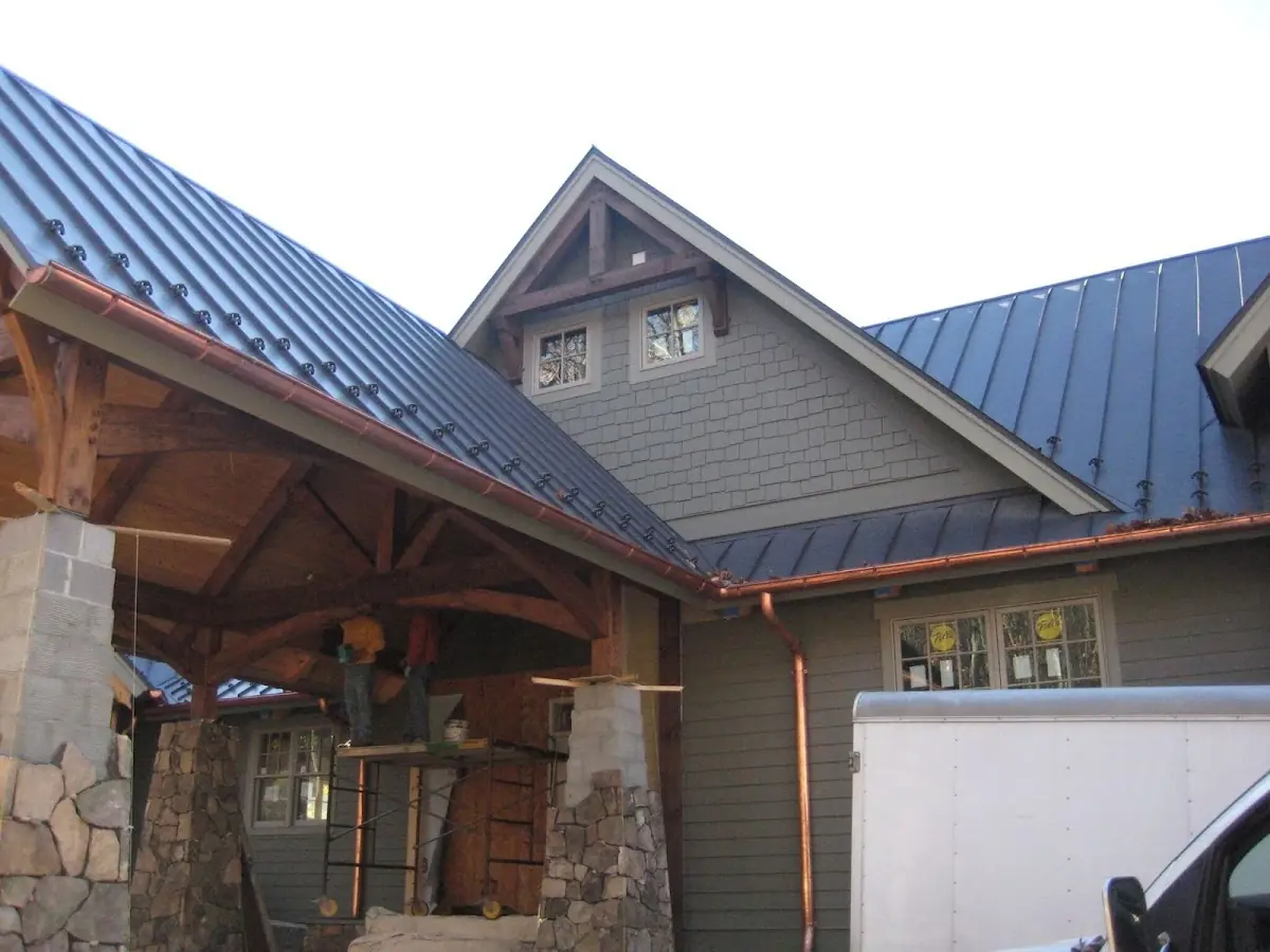 Craftsman Roofing team delivering quality roofing work in Moon Lake Estates